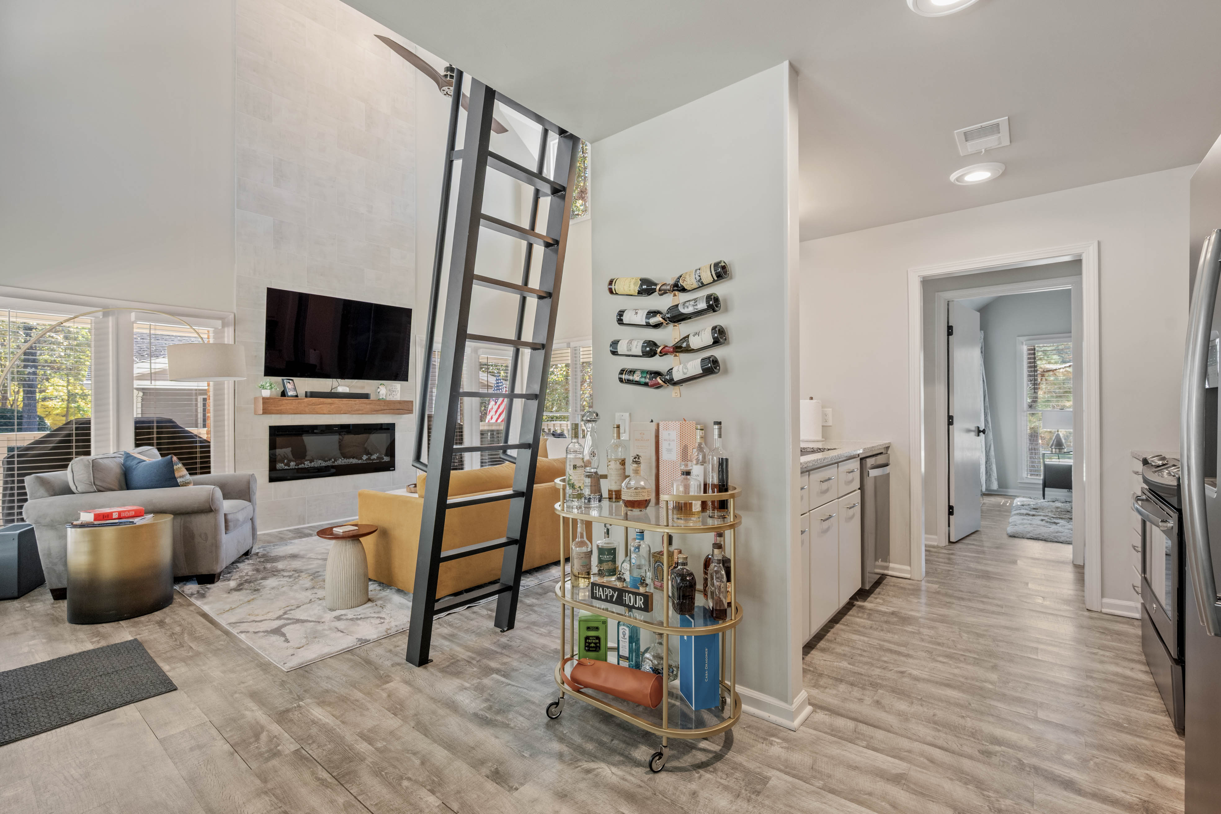 1033 Clubhouse Lane image 6